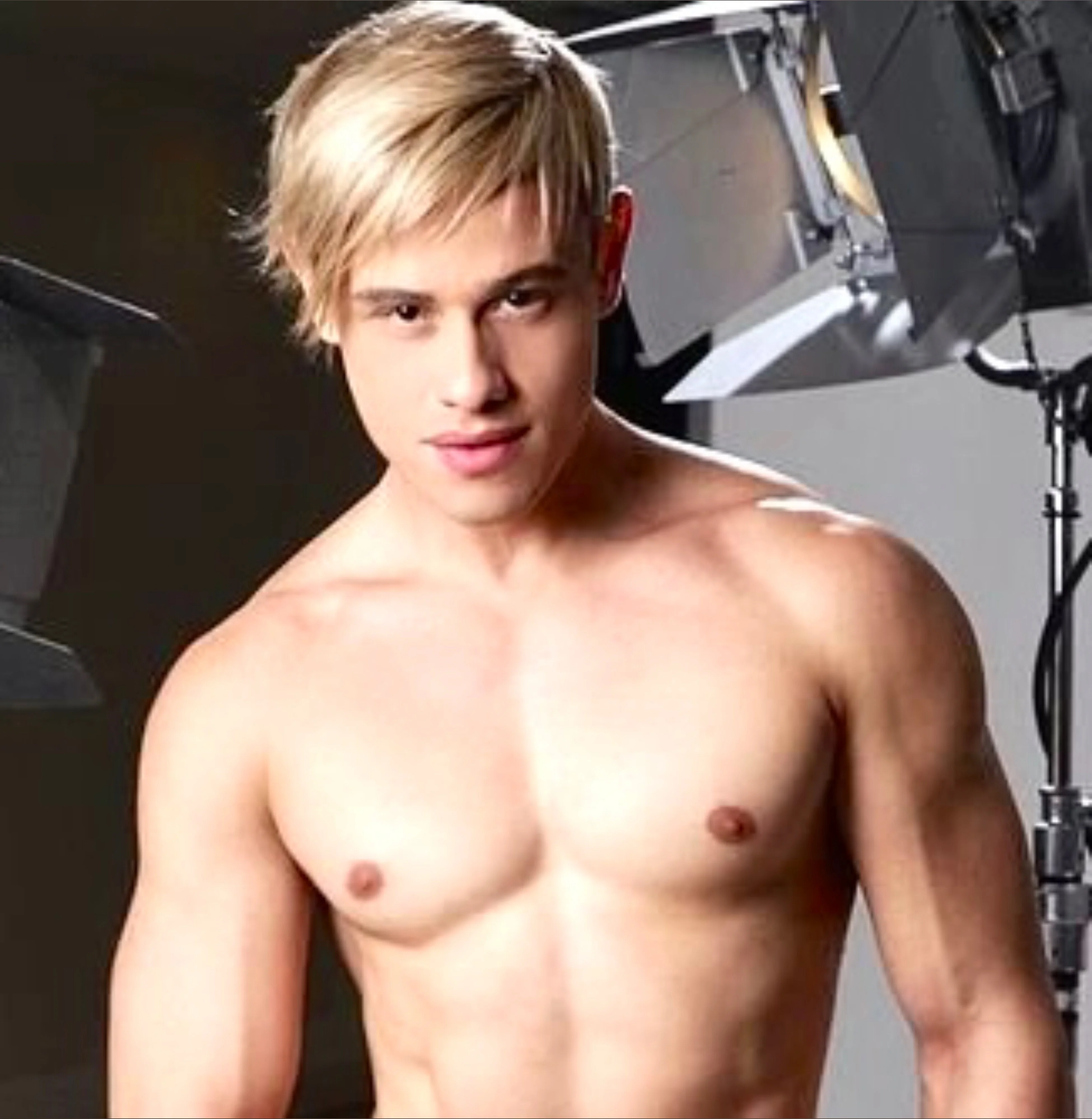 I Am back babes! Let’s Chat 💬